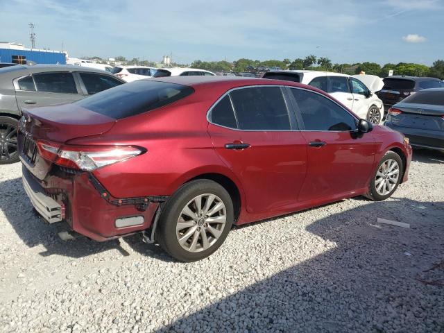4T1B11HK7JU647714 - 2018 TOYOTA CAMRY L RED photo 3