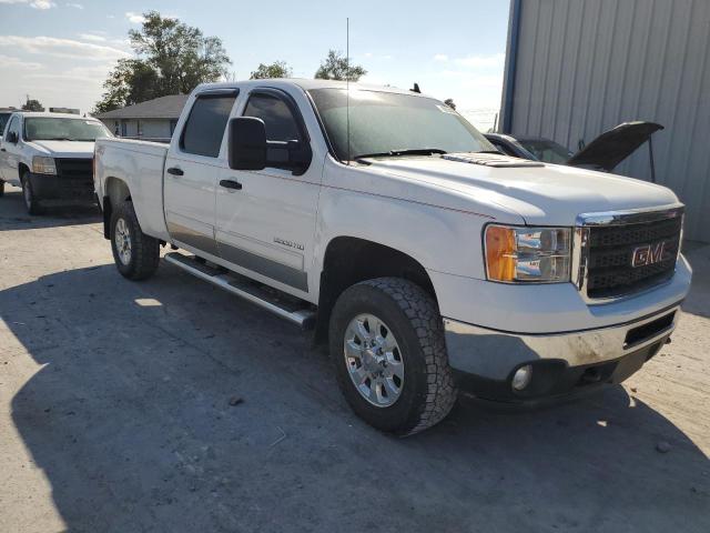 1GT120CG9BF111301 - 2011 GMC SIERRA K2500 SLE WHITE photo 4