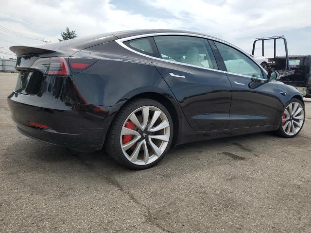 5YJ3E1EB8JF082304 - 2018 TESLA MODEL 3 შავი ფოტო 3