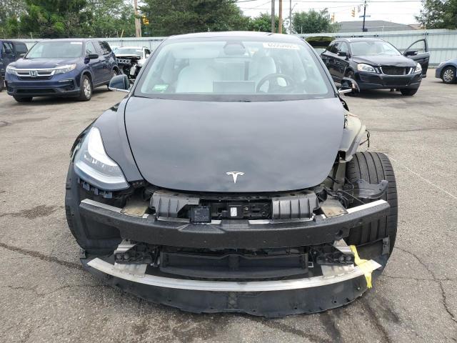 5YJ3E1EB8JF082304 - 2018 TESLA MODEL 3 შავი ფოტო 5