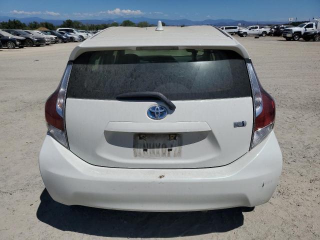 JTDKDTB32F1584748 - 2015 TOYOTA PRIUS C 白色 照片 6