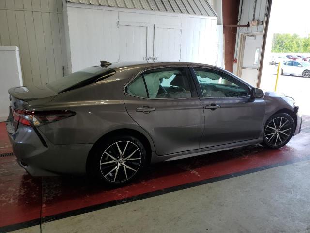 4T1G11AK7RU892671 - 2024 TOYOTA CAMRY SE NIGHT SHADE CHARCOAL photo 3