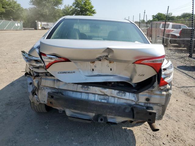5YFBURHE5GP433721 - 2016 TOYOTA COROLLA L Srebrny zdjęcie 6