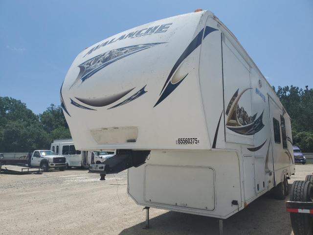 4YDF35027CE760379 - 2012 KEYSTONE TRAILER WHITE photo 2