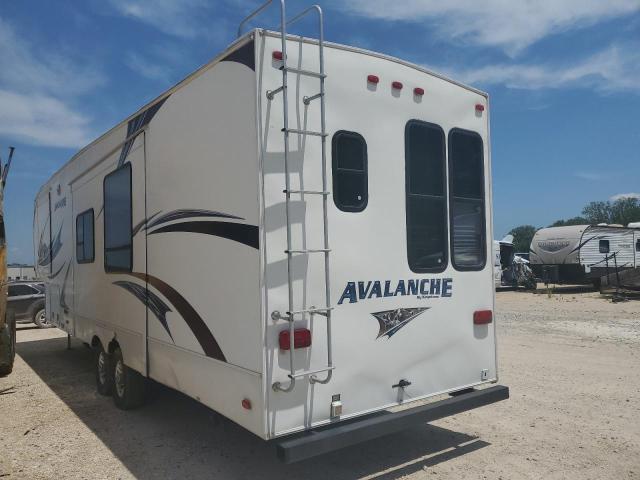 4YDF35027CE760379 - 2012 KEYSTONE TRAILER WHITE photo 3