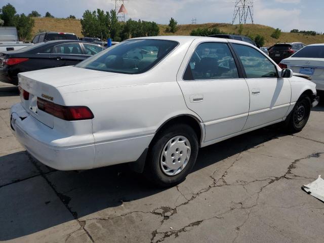 JT2BG22K1V0097921 - 1997 TOYOTA CAMRY LE WHITE photo 3