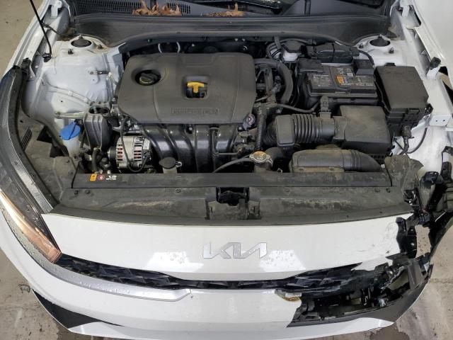 3KPF24AD4PE511239 - 2023 KIA FORTE LX WHITE photo 11