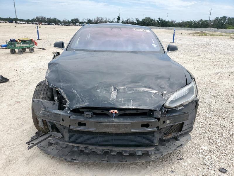 5YJSA1E10HF218689 - 2017 TESLA MODEL S შავი ფოტო 5
