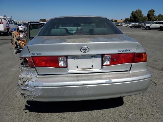 JT2BG22K8Y0392485 - 2000 TOYOTA CAMRY CE SILVER photo 6
