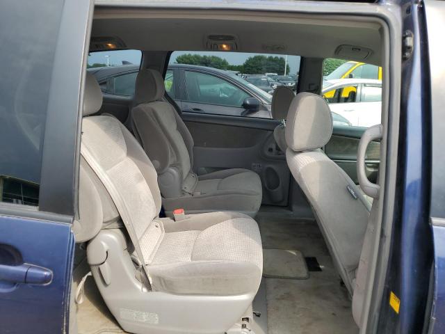 5TDZK23C77S052493 - 2007 TOYOTA SIENNA CE BLUE photo 11