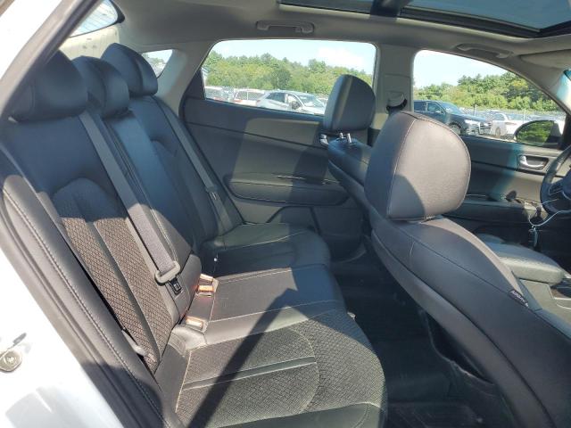 5XXGU4L39JG221757 - 2018 KIA OPTIMA EX WHITE photo 10