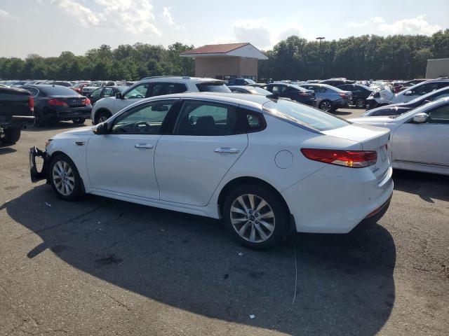 5XXGU4L39JG221757 - 2018 KIA OPTIMA EX WHITE photo 2
