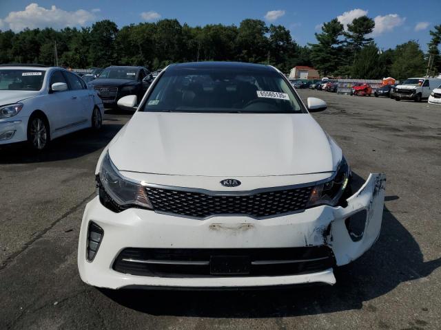 5XXGU4L39JG221757 - 2018 KIA OPTIMA EX WHITE photo 5