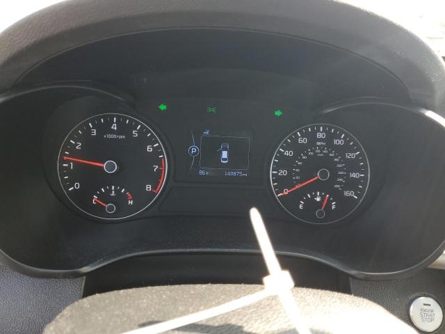 5XXGU4L39JG221757 - 2018 KIA OPTIMA EX WHITE photo 9