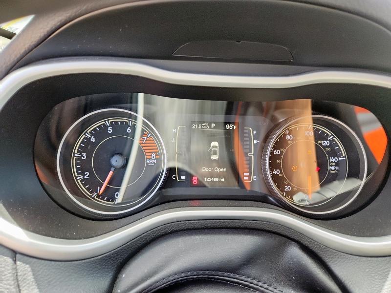 1C4PJLCS3HW619310 - 2017 JEEP CHEROKEE LATITUDE GRAY photo 9