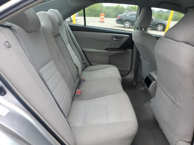 4T1BF1FK6HU438365 - 2017 TOYOTA CAMRY LE SILVER photo 10