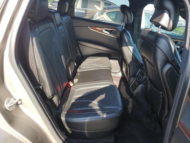 2LMTJ8LRXGBL60324 - 2016 LINCOLN MKX RESERVE TAN photo 11