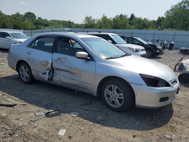 1HGCM56877A029416 - 2007 HONDA ACCORD EX SILVER photo 4