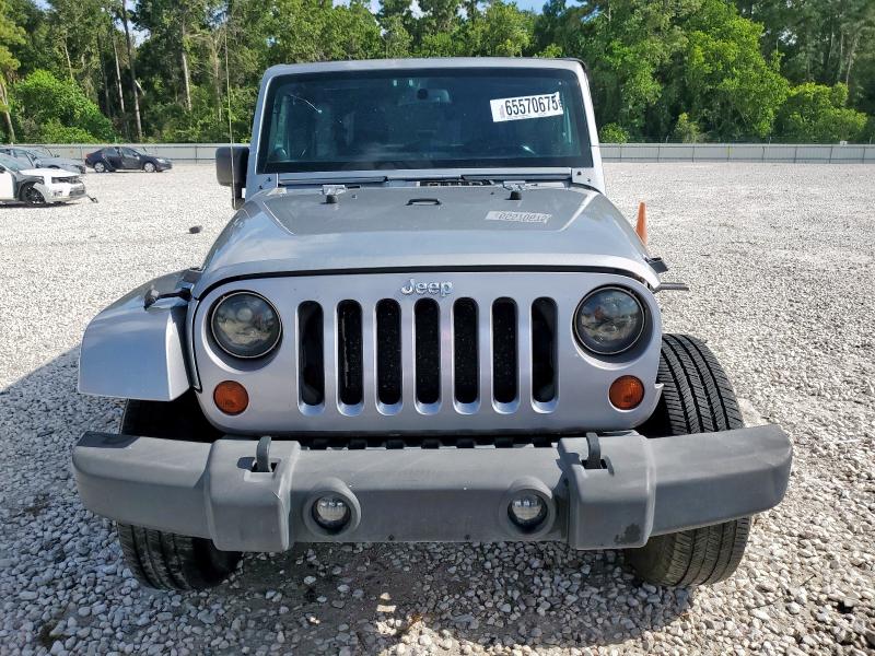 1C4BJWEG2DL691650 - 2013 JEEP WRANGLER U SAHARA GRAY photo 5