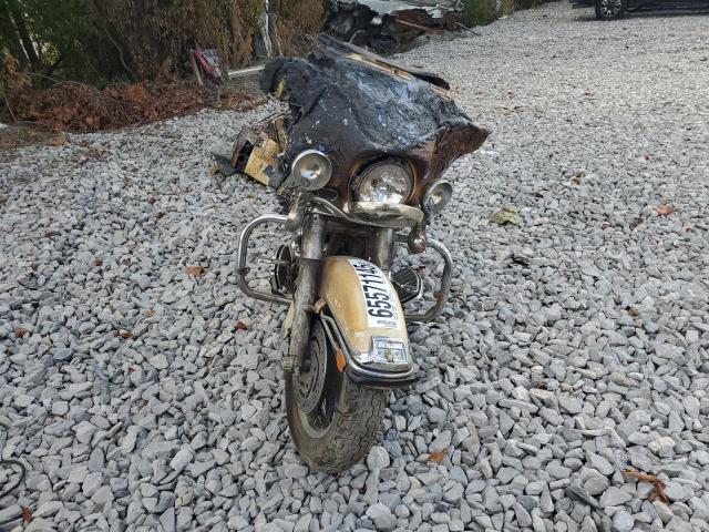 1HD1FCW165Y632397 - 2005 HARLEY-DAVIDSON FLHTCUI GOLD photo 2