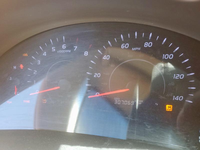 4T1BF3EK6AU520762 - 2010 TOYOTA CAMRY BASE WHITE photo 9