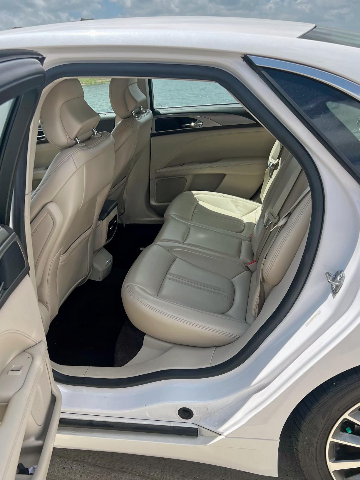 3LN6L5A91KR609138 - 2019 LINCOLN MKZ WHITE photo 6