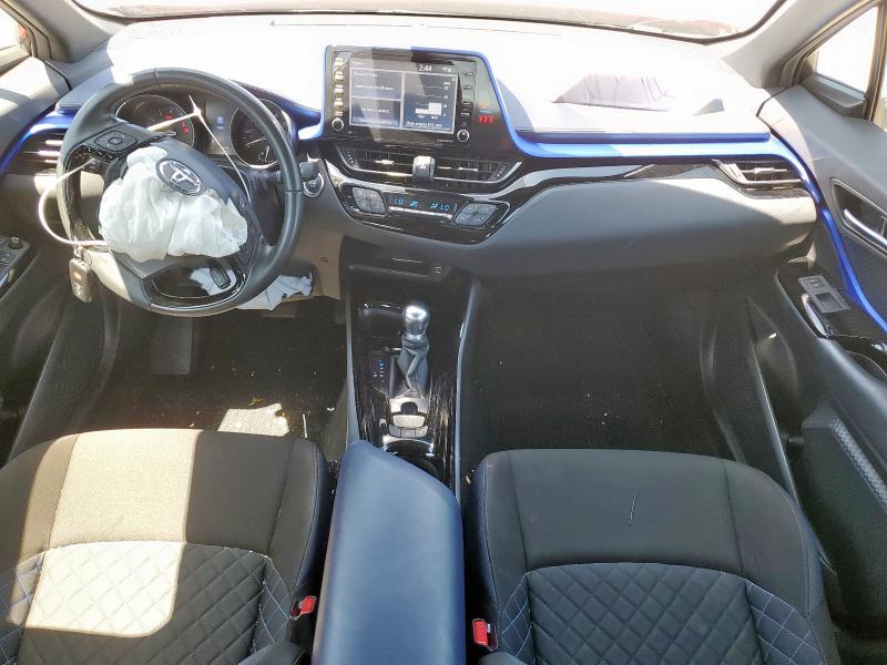 JTNKHMBX7L1082502 - 2020 TOYOTA C-HR XLE RED photo 8