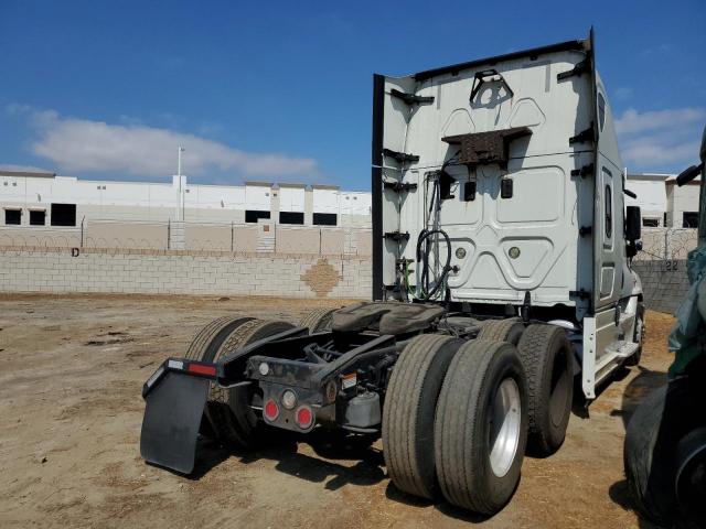 3AKJGLD5XFSGS7058 - 2015 FREIGHTLINER CASCADIA 1 Weiß Foto 4