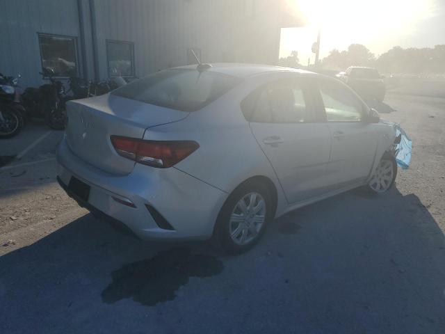 3KPA24AD1NE458572 - 2022 KIA RIO LX SILVER photo 3