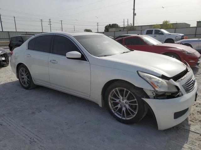 JNKCV61EX9M307773 - 2009 INFINITI G37 BASE WHITE photo 4