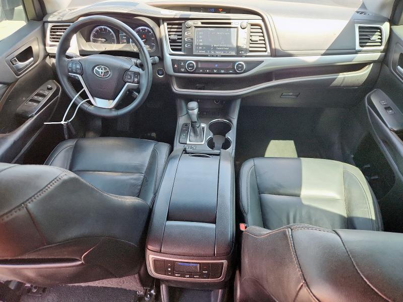 5TDKKRFH0GS505306 - 2016 TOYOTA HIGHLANDER XLE 黑色 照片 8