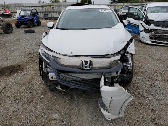 3CZRU6H30NM718076 - 2022 HONDA HR-V LX WHITE photo 5