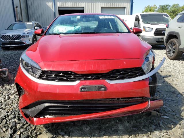 3KPF24AD3PE525388 - 2023 KIA FORTE LX RED photo 5