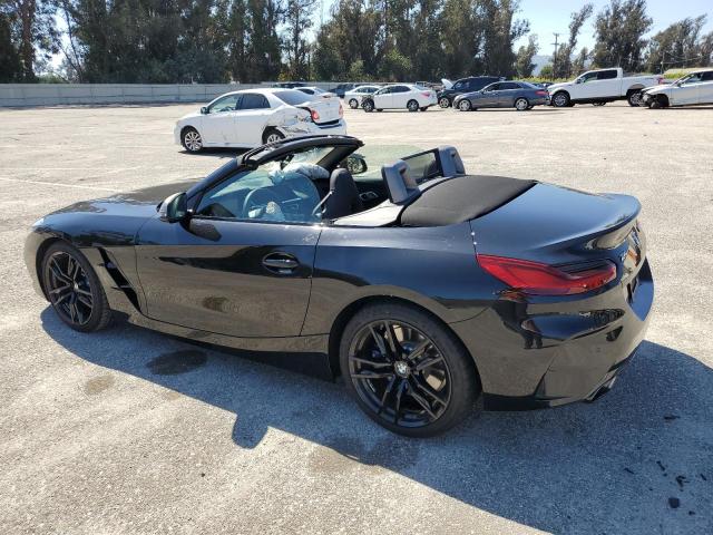 WBAHF9C08PWY09882 - 2023 BMW Z4 M40I BLACK photo 2