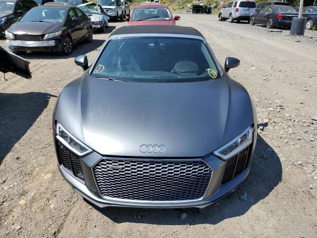 WUAVACFX6H7904904 - 2017 AUDI R8 SPYDER CHARCOAL photo 5