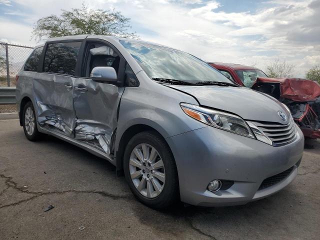 5TDDK3DC2FS126299 - 2015 TOYOTA SIENNA XLE 银色 照片 4