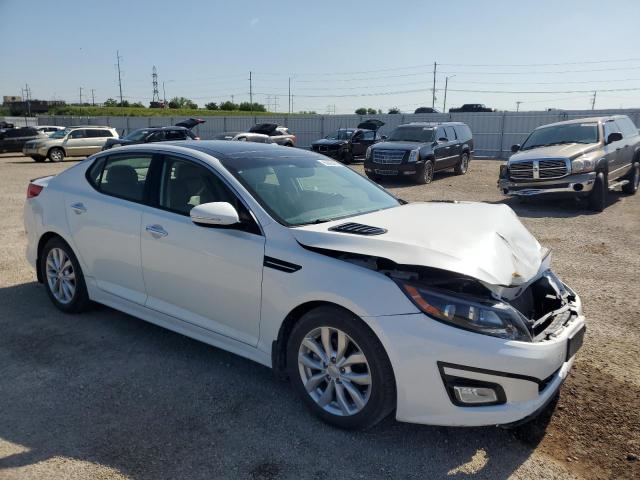 5XXGN4A72FG452316 - 2015 KIA OPTIMA EX WHITE photo 4