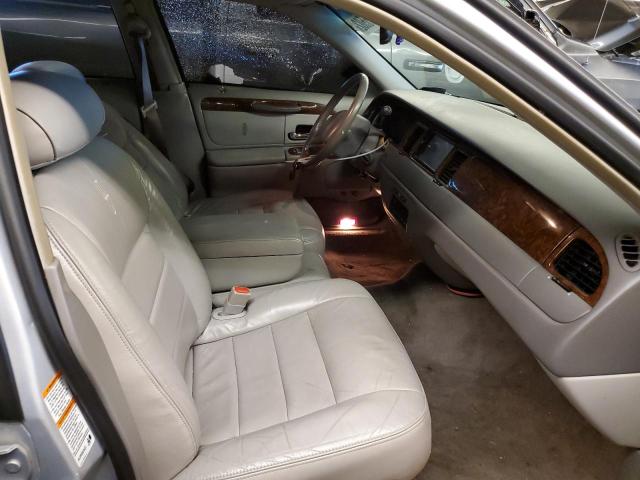 1LNHM81WX1Y733356 - 2001 LINCOLN TOWN CAR EXECUTIVE SILVER photo 5