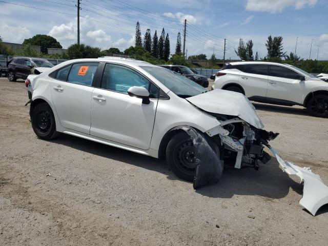 5YFEPMAE1MP250944 - 2021 TOYOTA COROLLA LE WHITE photo 4