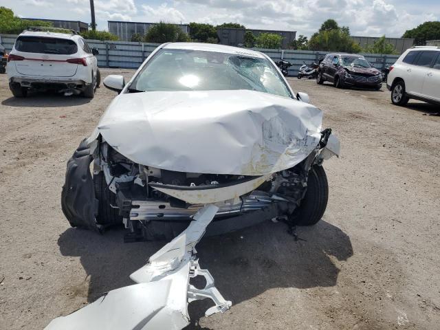 5YFEPMAE1MP250944 - 2021 TOYOTA COROLLA LE WHITE photo 5