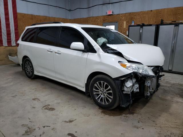 5TDYZ3DC8KS018258 - 2019 TOYOTA SIENNA XLE 白色 照片 4