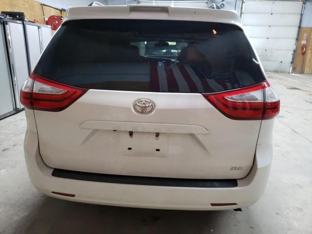 5TDYZ3DC8KS018258 - 2019 TOYOTA SIENNA XLE 白色 照片 6