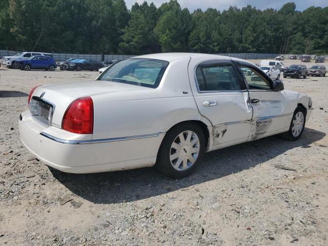 1LNHM83W93Y633250 - 2003 LINCOLN TOWN CARTIER WHITE photo 3