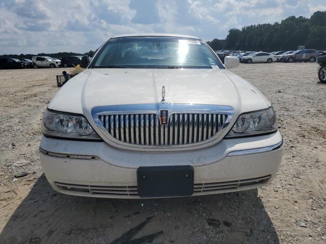 1LNHM83W93Y633250 - 2003 LINCOLN TOWN CARTIER WHITE photo 5