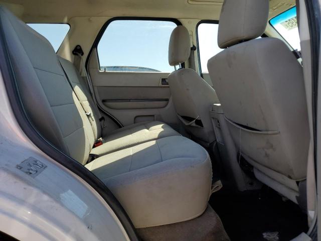 1FMCU9D73CKA07204 - 2012 FORD ESCAPE XLT WHITE photo 11