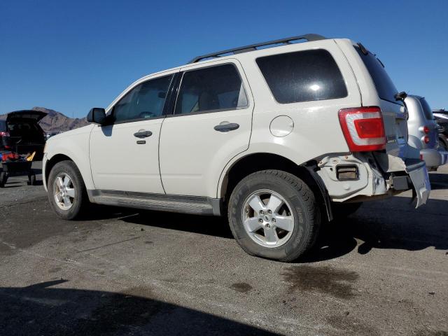 1FMCU9D73CKA07204 - 2012 FORD ESCAPE XLT WHITE photo 2