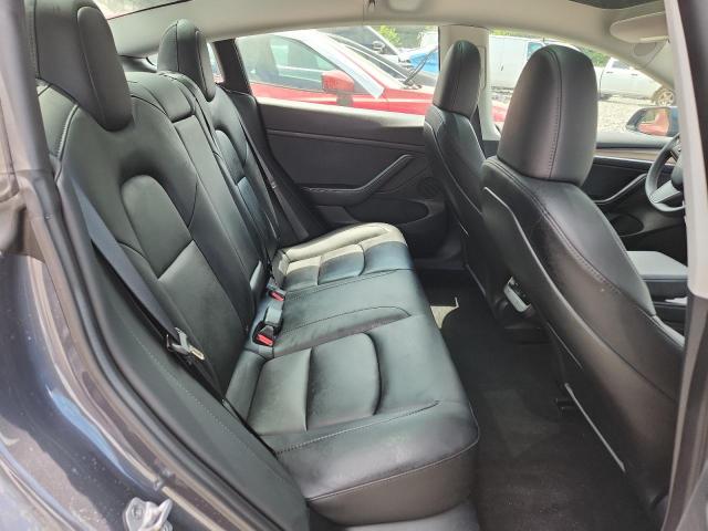 5YJ3E1EA6PF665020 - 2023 TESLA MODEL 3 Сірий фото 11