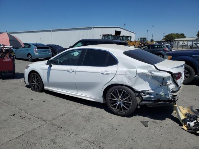 4T1G11AK8PU804756 - 2023 TOYOTA CAMRY SE NIGHT SHADE WHITE photo 2