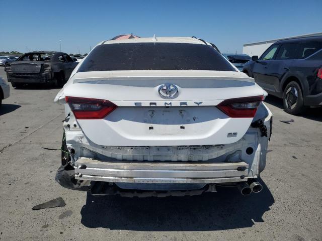 4T1G11AK8PU804756 - 2023 TOYOTA CAMRY SE NIGHT SHADE WHITE photo 6