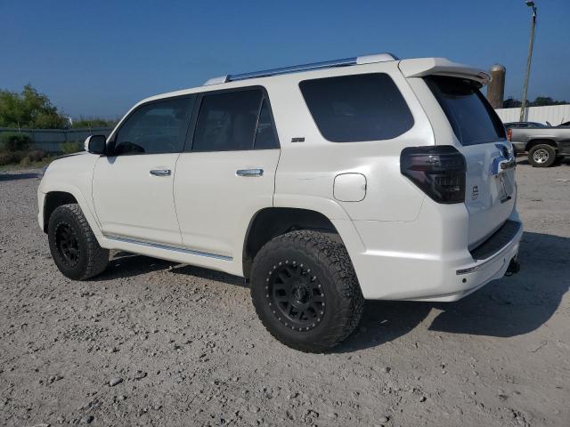 JTEZU5JR5B5023846 - 2011 TOYOTA 4RUNNER SR5 WHITE photo 2